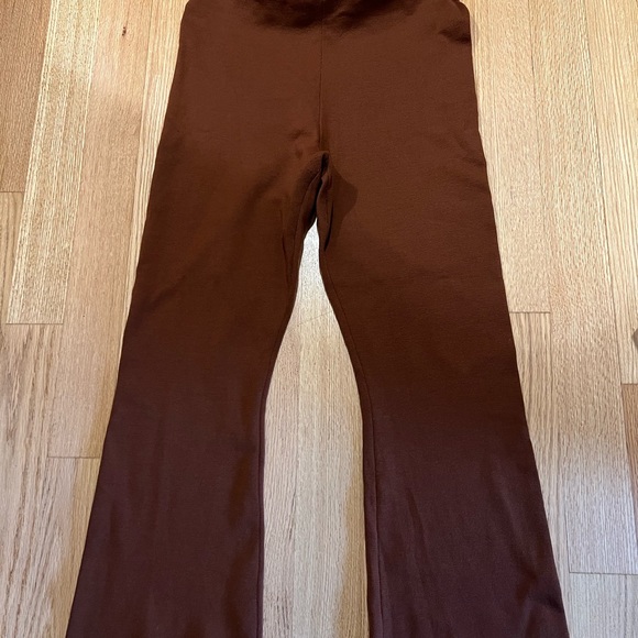 COS dark rust brown lounge pants in lyocell blend. - Picture 3 of 7